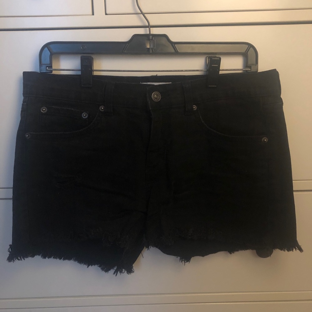 Black distressed jean shorts